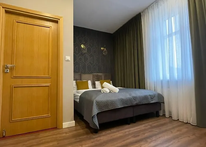 Perla Sudetow By カルパッチ